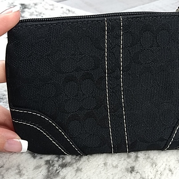 Coach black signature wristlet - Picture 2 of 7